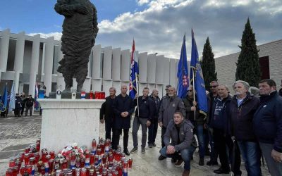 Rabljani sudjelovanjem u Koloni sjećanja odali dužno poštovanje svim žrtvama Domovinskog rata